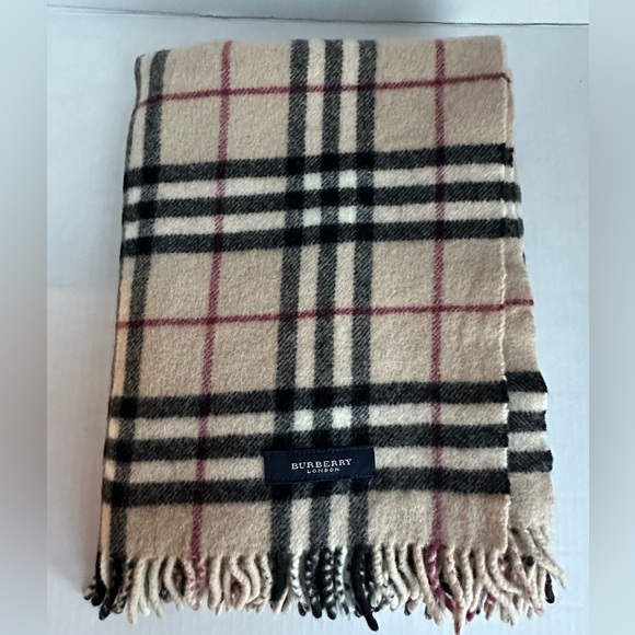 Authentic Burberry Classic Nova Check Scarf, lap blanket, shawl 100% pure wool - Picture 6 of 15
